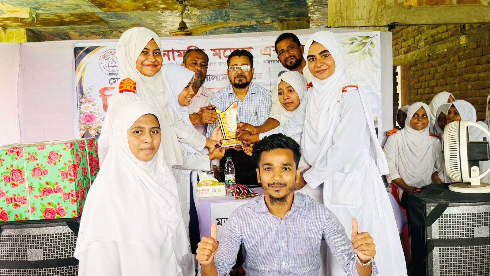 ময়নামতি মডেল একাডেমিতে বিতর্ক প্রতিযোগিতা ও বিদায় অনুষ্ঠান অনুষ্ঠিত